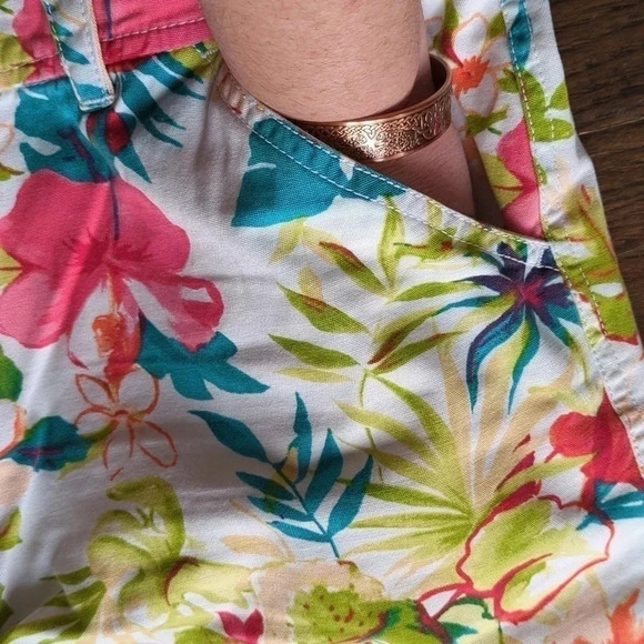 ⭐HOST PICK⭐Floral Shorts - Picture 4 of 5